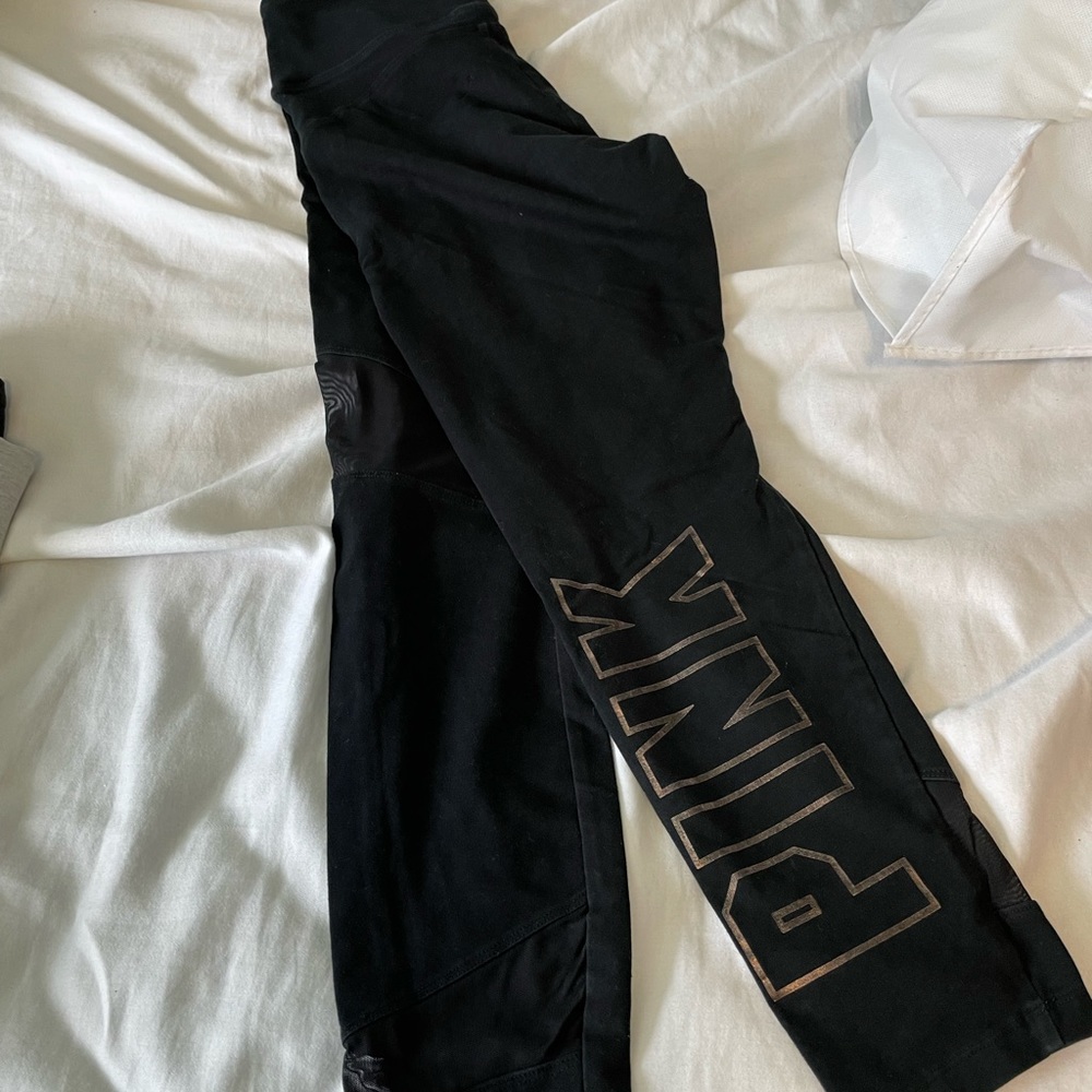 ⤵️ bundle of 2 pairs Victoria’s Secret Pink yoga /leggings size M